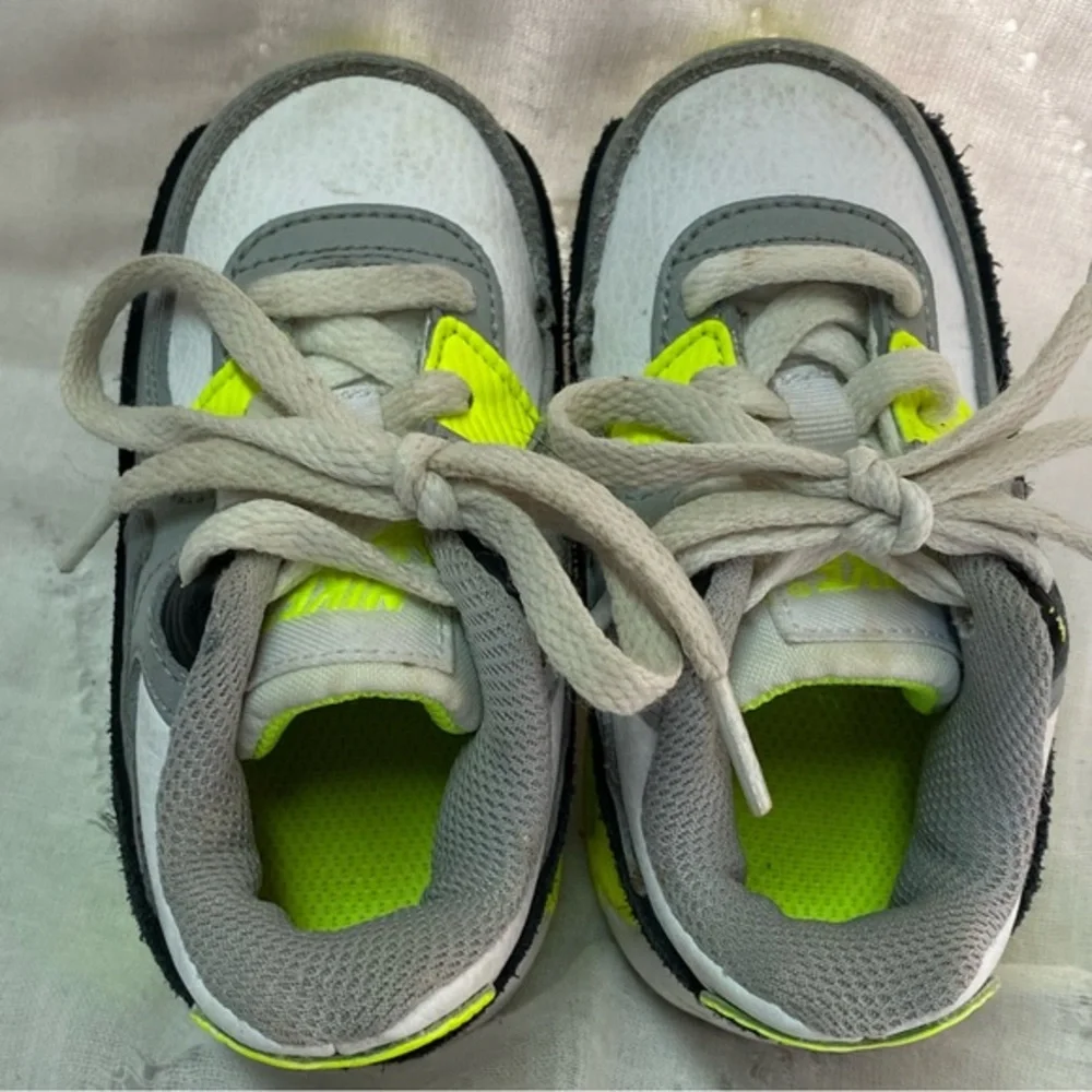 Nike Shoes‎ Childs Size 5c Lace Up Green-White Sneakers